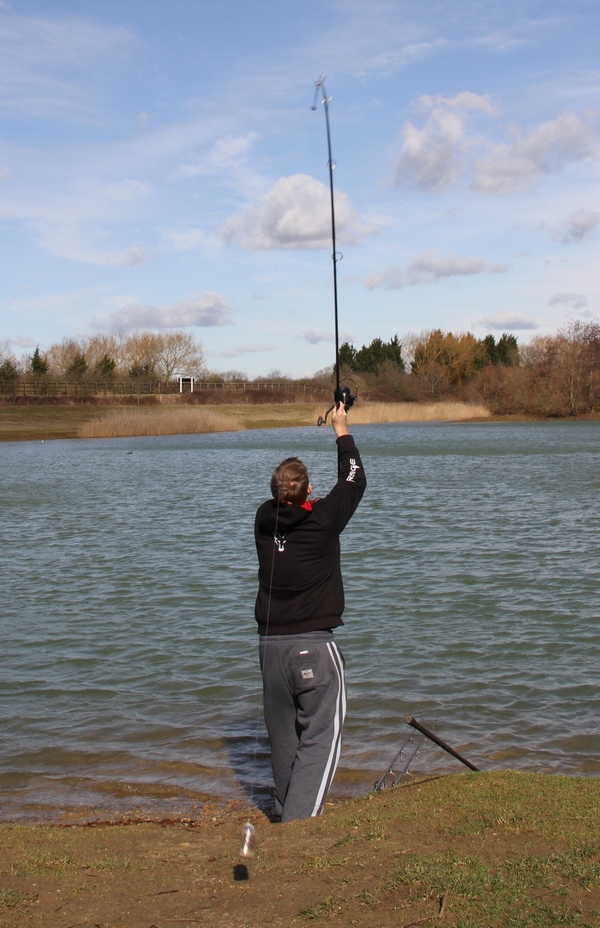 …které mi dovolí nahazovat více než 120 metrů