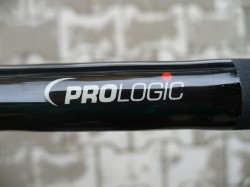 Logo před sedlem na naviják