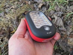 Praktická malá RF LED svítilna