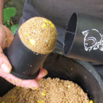 Vytvoření perfekní krmné koule je téměř hotové