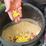 Sladká kukuřice je klasika - zrna s nálevem promíchejte se základním mixem