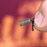 Následně ji zajistíte T zarážkou, která je součástí balení