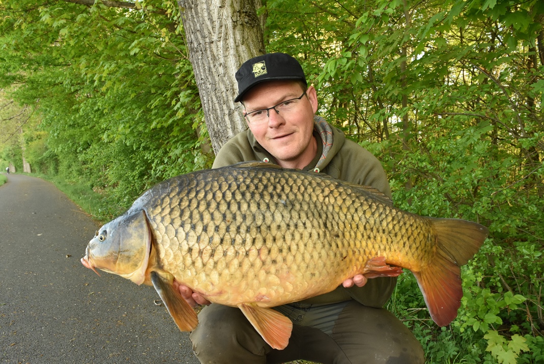 Drsný kaprařův život na cyklostezce