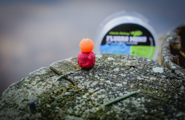 9. Vytvořte smyčku na druhém konci návazce pro připevnění k výměnnému obratlíku a návazec BLOWBACK rig je kompletní